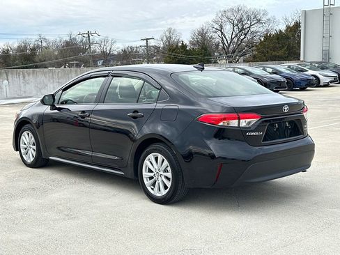 Used 2025 Toyota Corolla LE w/ LE Premium Package image 3