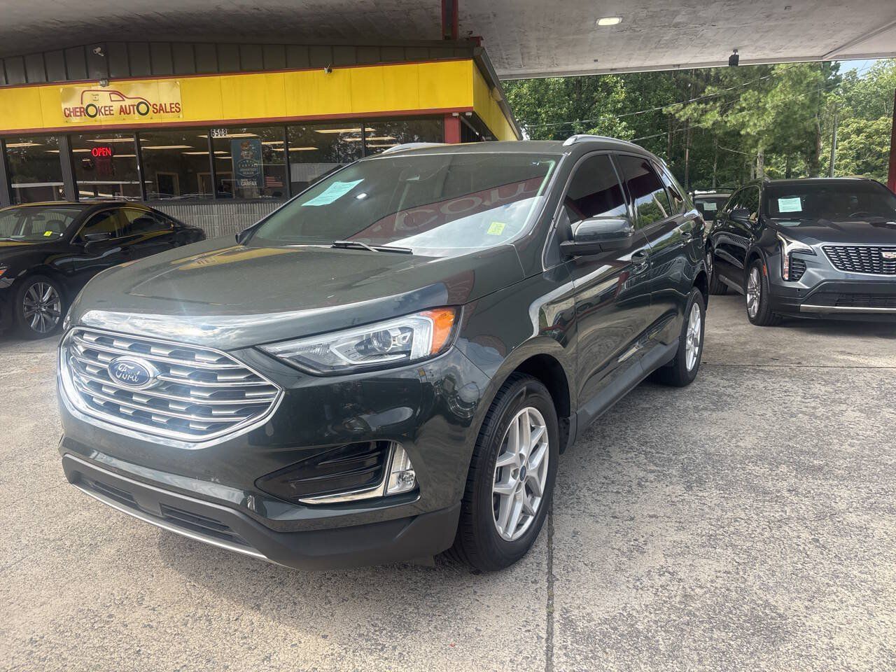 Used 2022 Ford Edge SEL w/ Convenience Package AWD/4WD image 2