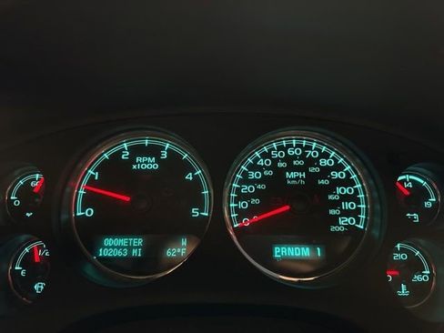 Used 2014 GMC Sierra 2500 SLT w/ Suspension Package, Off-Road image 6