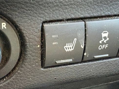 Used 2013 Jeep Wrangler Unlimited Rubicon AWD/4WD image 14