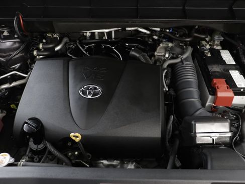 Used 2022 Toyota Highlander XSE AWD/4WD image 24