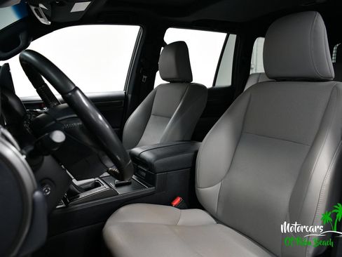 Used 2023 Lexus GX 460 w/ Black Line Special Edition AWD/4WD image 29