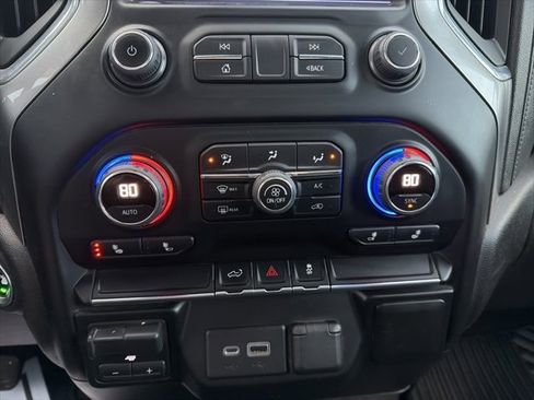 Used 2022 Chevrolet Silverado 2500 LT w/ Convenience Package image 17