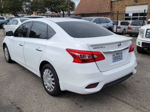 Used 2019 Nissan Sentra S w/ Appearance Package FWD image 6