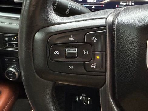 Used 2023 GMC Yukon Denali Ultimate image 8