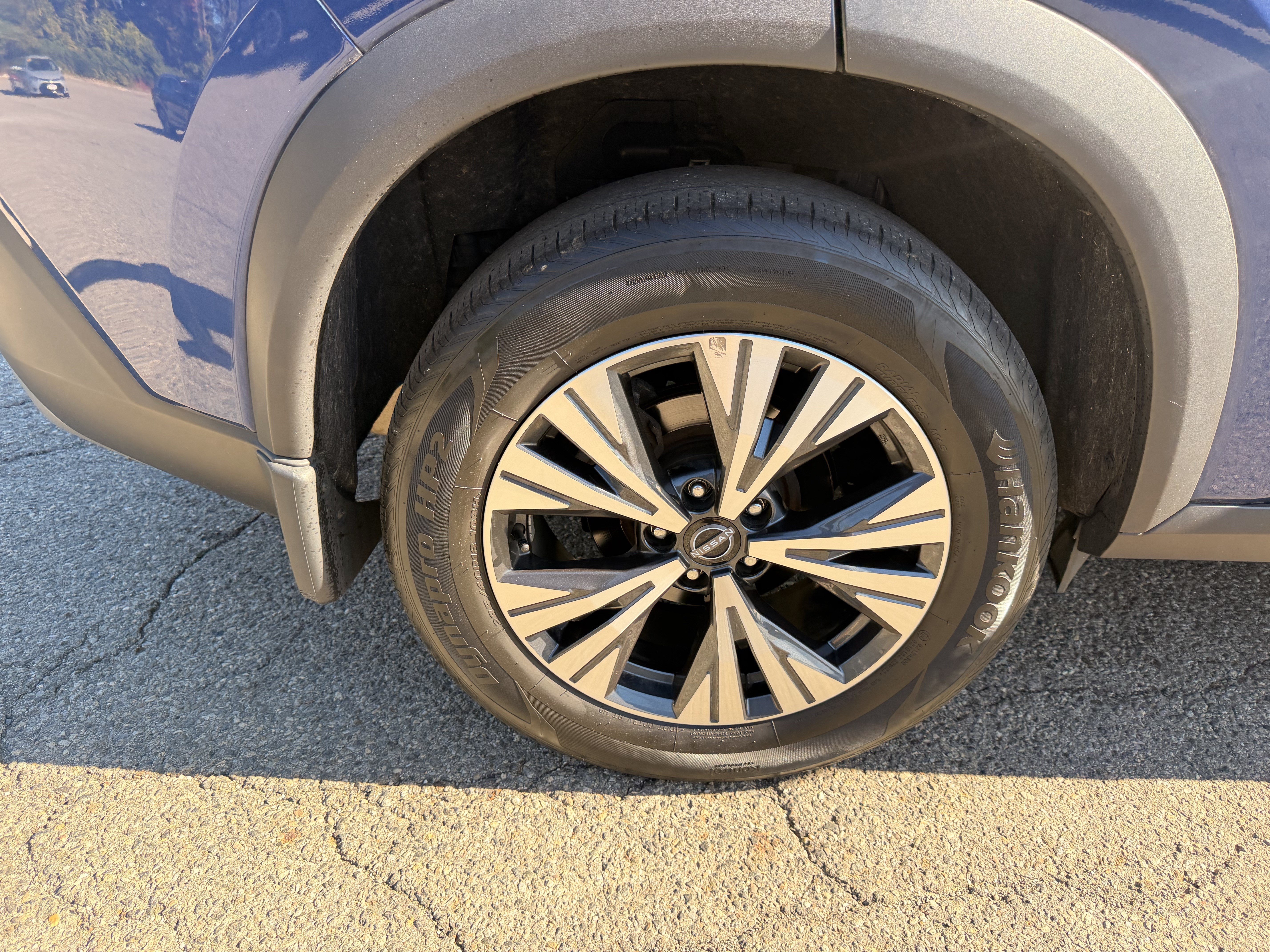 Used 2023 Nissan Rogue SV AWD/4WD image 9
