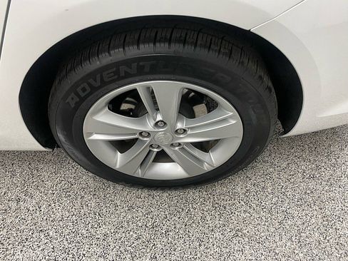 Used 2019 Buick Regal Preferred image 19