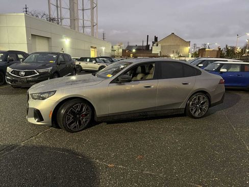 Used 2024 BMW i5 M60 w/ Premium Package image 4