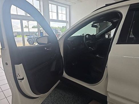 Used 2023 Ford Escape ST-Line w/ Tech Pack #1 AWD/4WD image 12
