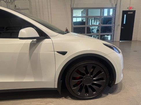 Used 2023 Tesla Model Y Performance AWD/4WD image 7