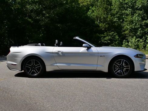 Used 2018 Ford Mustang GT Premium RWD image 39