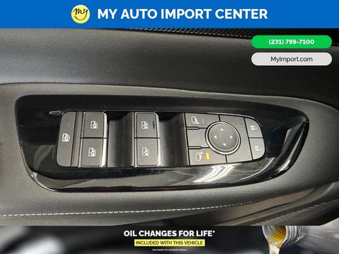 Used 2025 Nissan Murano SV AWD/4WD image 12