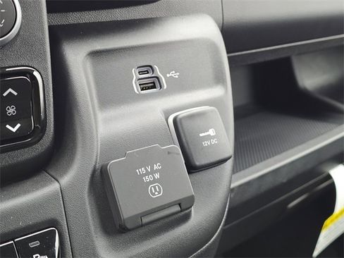 New 2025 RAM ProMaster 3500 w/ Quick Order Package 22G SLT image 32