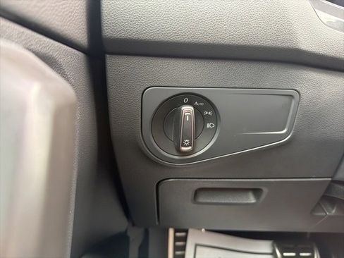 Used 2022 Volkswagen Tiguan SE R-Line image 26