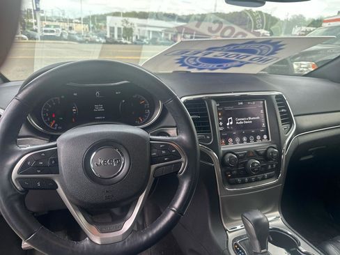 Used 2018 Jeep Grand Cherokee Limited w/ Luxury Group II image 8