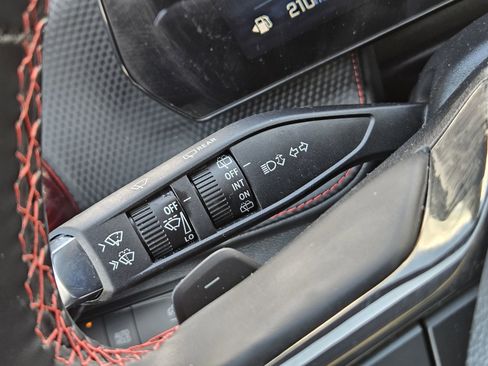 Certified 2025 Chevrolet Equinox RS w/ Safety and Technology Package image 28