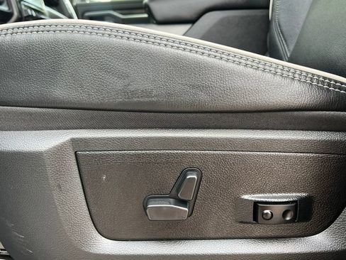 Used 2025 RAM 2500 Laramie AWD/4WD image 15