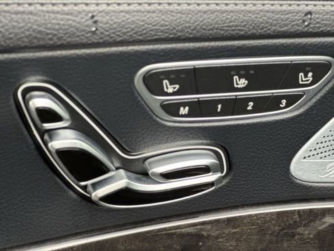 Used 2019 Mercedes-Benz S 450 Sedan image 28