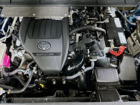Used 2023 Toyota Highlander XLE FWD image 30