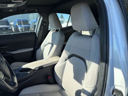 Used 2021 Lexus UX 250h w/ Premium Package image 5