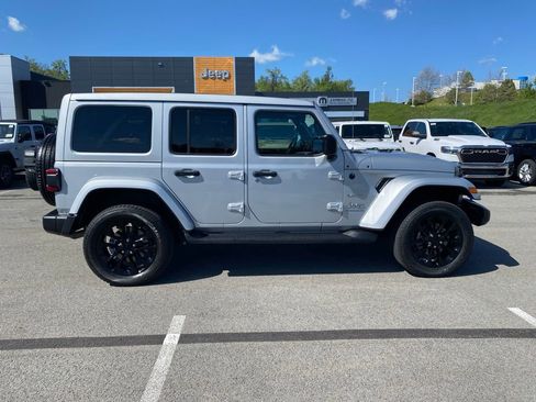 Used 2023 Jeep Wrangler Unlimited Sahara w/ Cold Weather Group AWD/4WD image 2