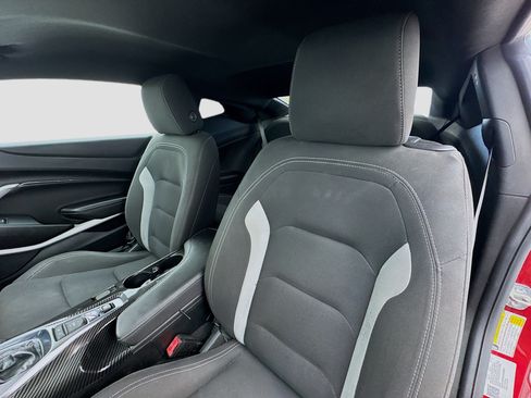 Used 2020 Chevrolet Camaro LT RWD image 13
