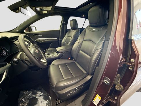 Used 2023 Cadillac XT4 Premium Luxury AWD/4WD image 23