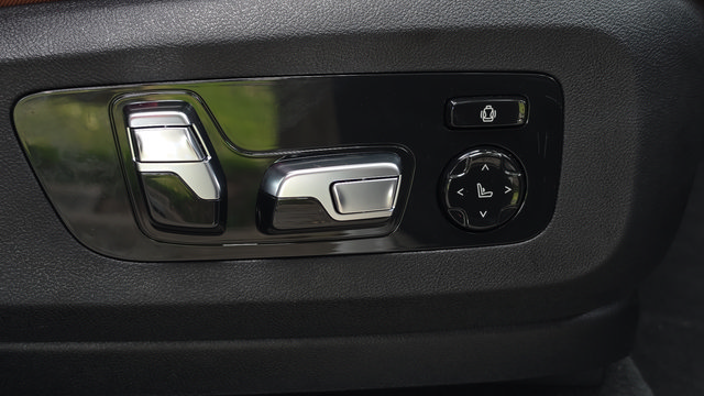 Used 2025 BMW X5 M60i w/ Executive Package AWD/4WD image 34