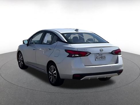 Used 2025 Nissan Versa SV image 11