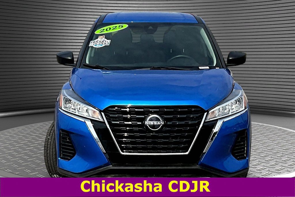 Used 2025 Nissan Kicks Play S FWD image 2