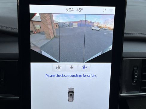 Used 2023 Ford Explorer Platinum w/ Technology Package image 33