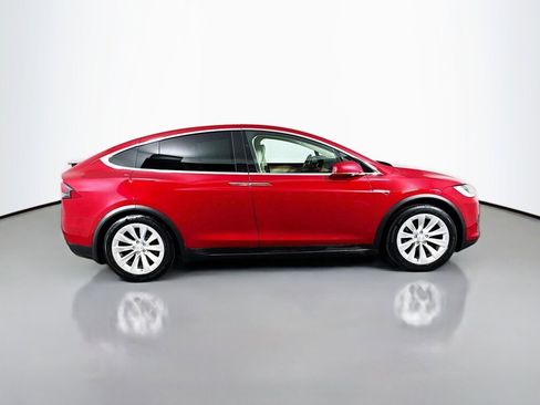 Used 2018 Tesla Model X 75D image 7
