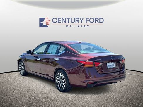 Used 2023 Nissan Altima 2.5 SV FWD image 4