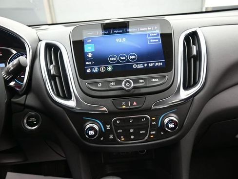 Used 2023 Chevrolet Equinox LT image 10