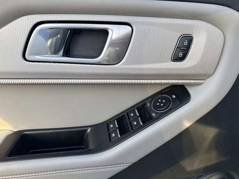 New 2026 Ford Explorer Active w/ Active Comfort Package image 19
