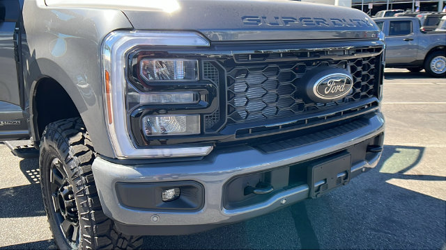 New 2026 Ford F350 Lariat w/ Tremor Off-Road Package AWD/4WD image 11