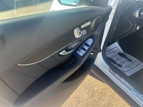 Used 2022 Mercedes-Benz GLC 300 4MATIC image 13