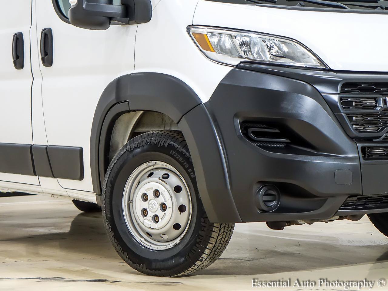 Used 2023 RAM ProMaster 2500 FWD image 3