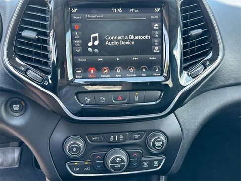 Used 2019 Jeep Cherokee Limited w/ Technology Group image 20