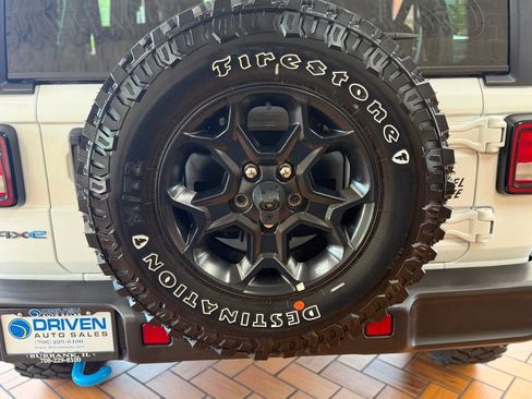 Used 2023 Jeep Wrangler Unlimited w/ Cold Weather Group AWD/4WD image 19