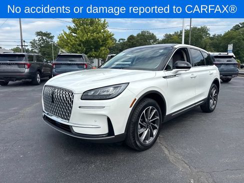 Used 2023 Lincoln Corsair AWD w/ Equipment Group 101A image 2