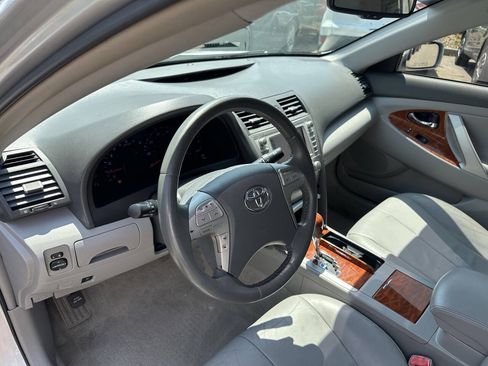 Used 2010 Toyota Camry LE FWD image 18