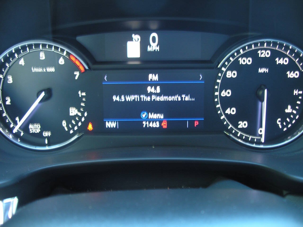 Used 2019 Cadillac XT4 Luxury w/ Cold Weather Package FWD image 6