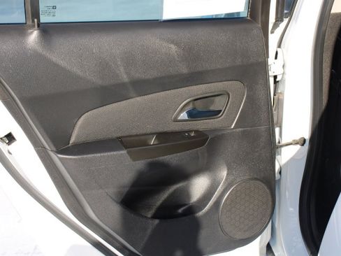 Used 2014 Chevrolet Cruze LT image 12