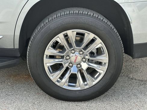 Certified 2025 GMC Yukon Denali AWD/4WD image 32