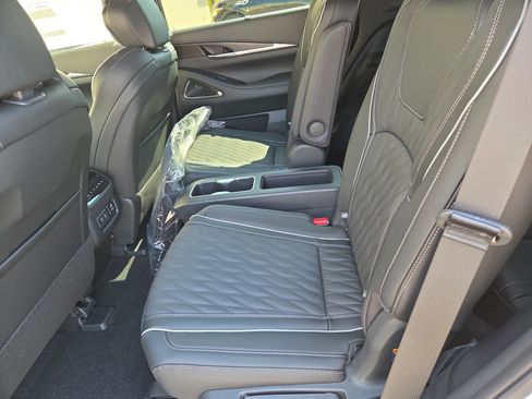 Used 2026 INFINITI QX60 Autograph w/ Dark Cargo Package image 7