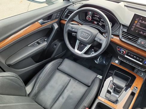Used 2022 Audi Q5 2.0T Prestige w/ Prestige Package image 16