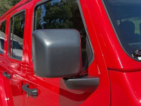 Used 2026 Jeep Wrangler Unlimited Sahara AWD/4WD image 11
