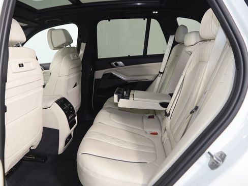 Used 2019 BMW X5 xDrive40i w/ Executive Package image 52