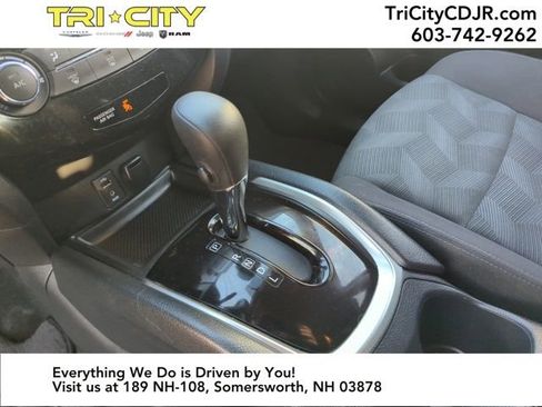 Used 2016 Nissan Rogue S image 29